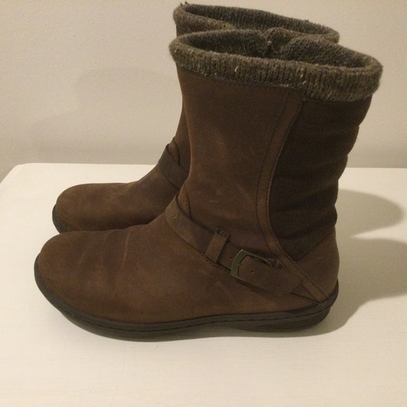 Teva Leather Waterproof Boots - Picture 4 of 7